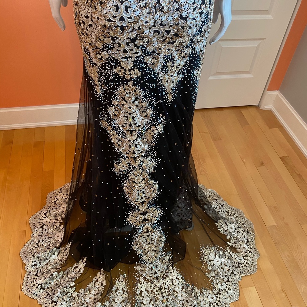 Prom dress - Picture 3 of 6